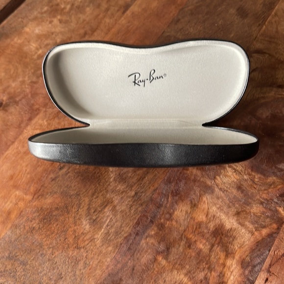 Ray ban glasses hard case black grey inside - Picture 3 of 3